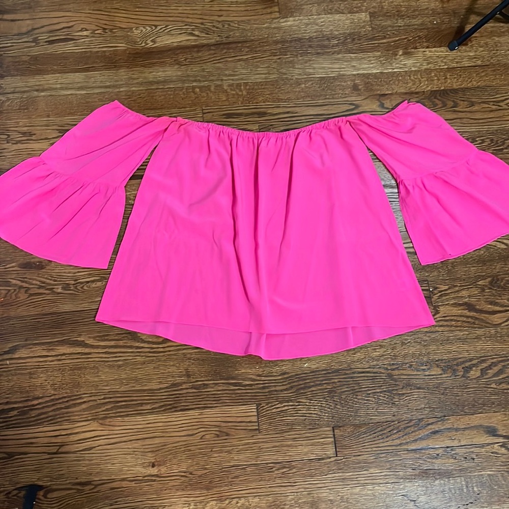 Off Shoulder Lilly Pulitzer Top - XL